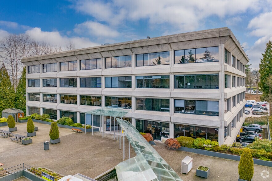 6400 Roberts St, Burnaby, BC à louer - Photo du bâtiment - Image 1 de 14