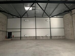 Industrial in Aix-en-Provence for lease Interior Photo- Image 1 of 7