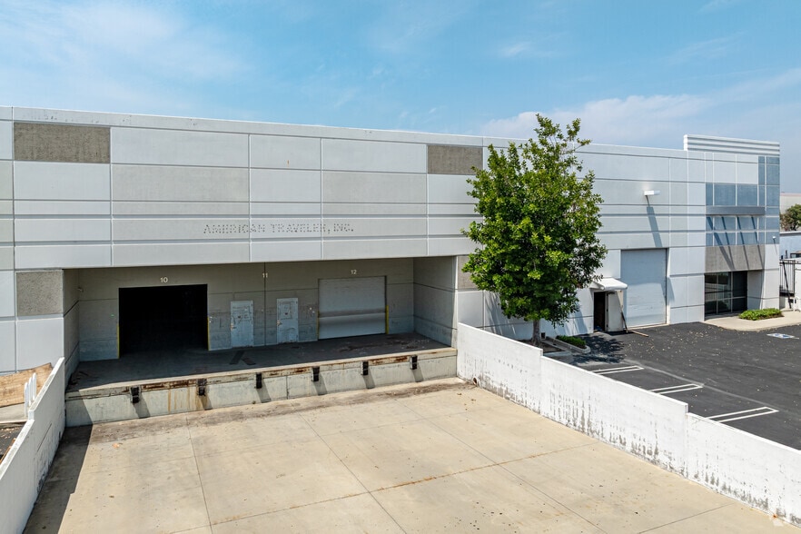 9520 7th St, Rancho Cucamonga, CA for lease - Building Photo - Image 3 of 13
