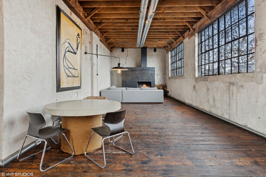 1682-1686 N Ada portefeuille de 3 propriétés à vendre sur LoopNet.ca - Photo intérieure - Image 3 de 36