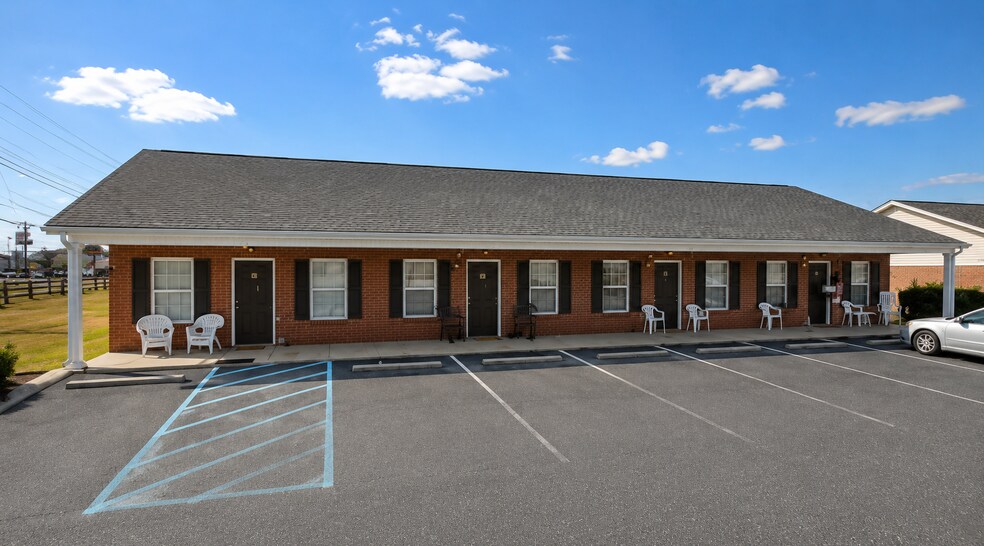 18 Blossom Ln, Rossville, GA à vendre - Photo du bâtiment - Image 3 de 19
