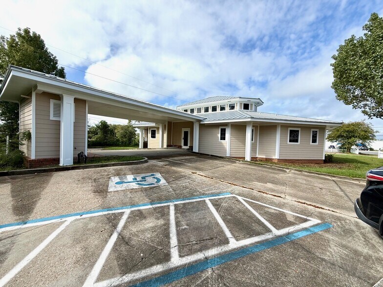 2426 Jenks Ave, Panama City, FL for lease - Building Photo - Image 2 of 12