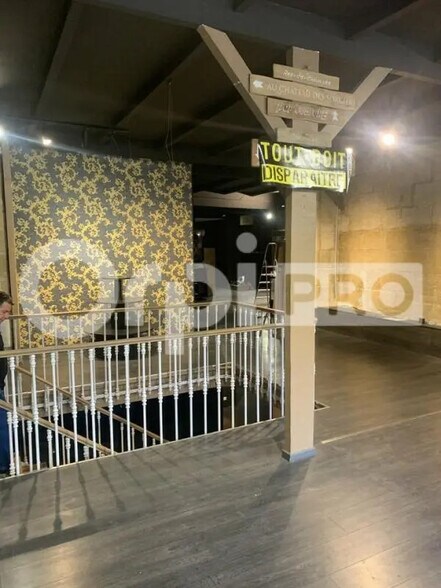 Retail in Bordeaux for sale - Interior Photo - Image 1 of 6