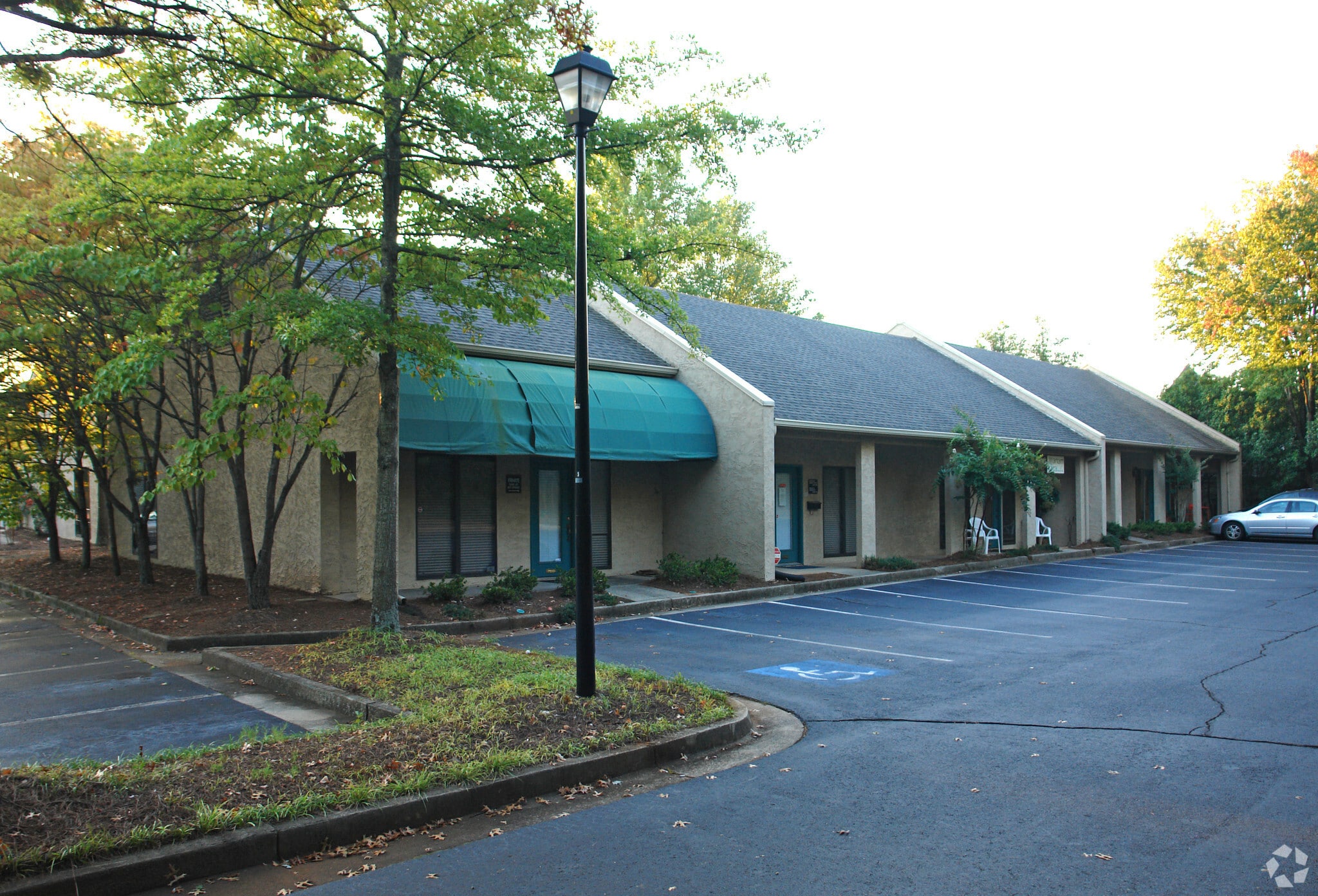 1176 Grimes Bridge Rd, Roswell, GA for sale Primary Photo- Image 1 of 4