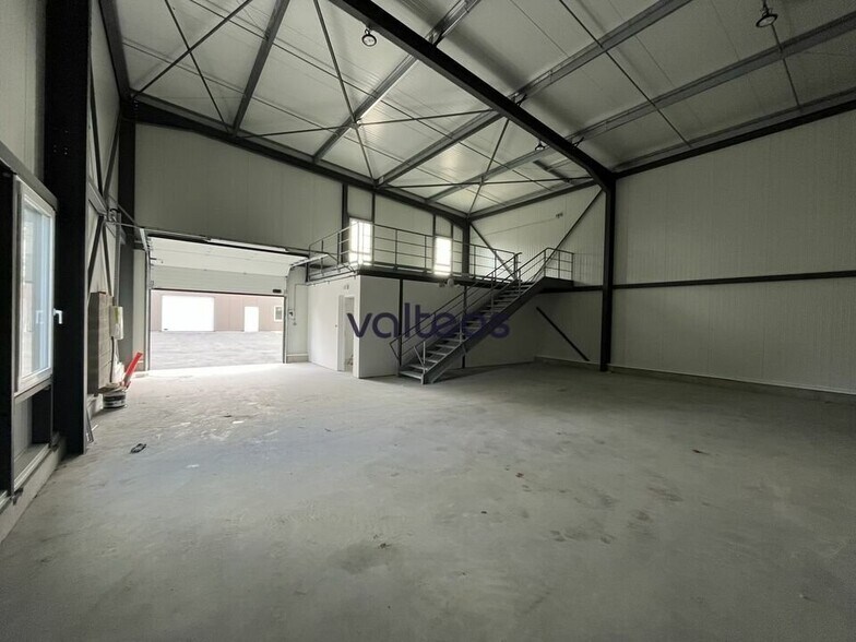 Flex in Labarthe-sur-Lèze for sale - Interior Photo - Image 2 of 6