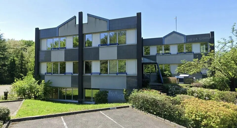 Office in Lissieu for sale - Building Photo - Image 1 of 14
