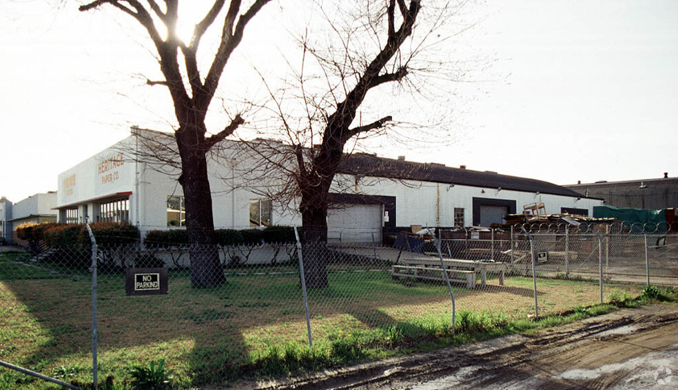 1025 98th Ave, Oakland, CA for sale - Primary Photo - Image 1 of 3