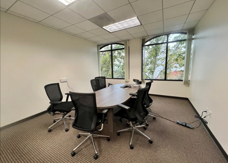 2815 Townsgate Rd, Westlake Village, CA for lease Interior Photo- Image 1 of 5
