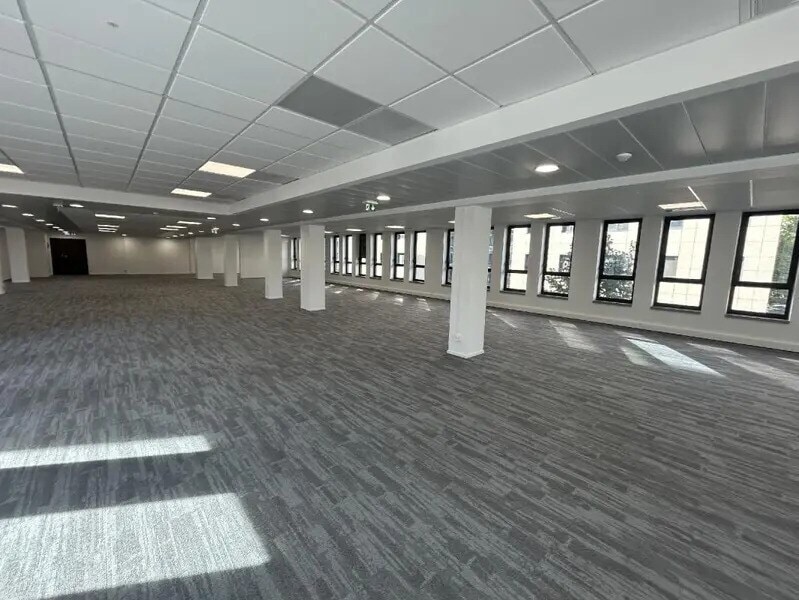35-37 Rue Louis Guérin, Villeurbanne for lease Interior Photo- Image 1 of 4