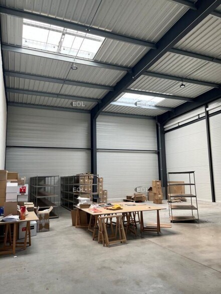 Flex in Gignac-la-Nerthe for lease - Interior Photo - Image 3 of 6