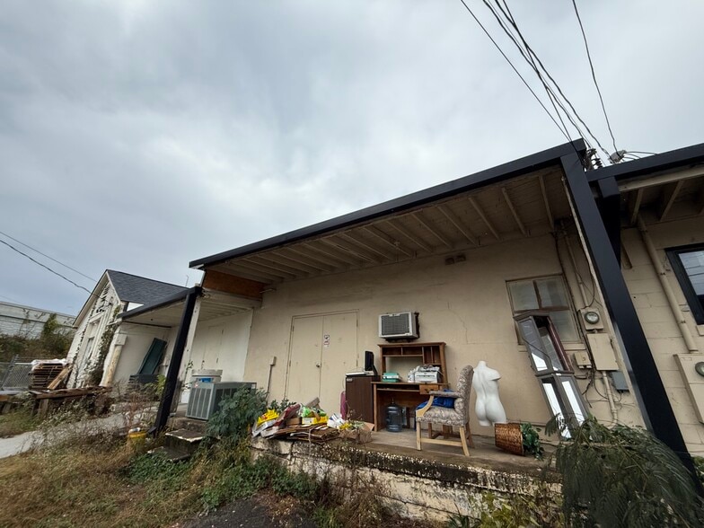 4662-4666 Old Broadway St, Knoxville, TN for lease - Building Photo - Image 3 of 4