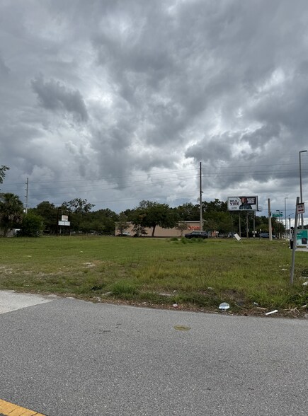 815 E 131st Ave, Tampa, FL à vendre - Photo du bâtiment - Image 3 de 6