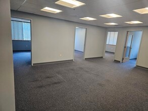 30 Massachusetts Ave, North Andover, MA for lease Interior Photo- Image 1 of 5