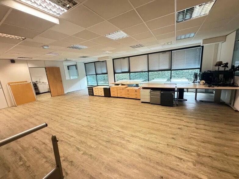 Bureau dans Gémenos à louer - Photo intérieure - Image 3 de 7