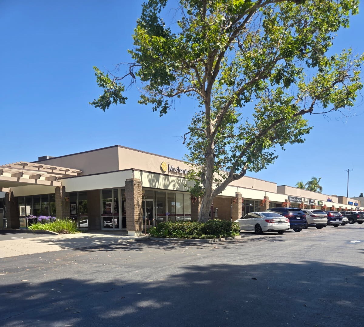 452-470 Arneill Rd, Camarillo, CA à louer Photo du bâtiment- Image 1 de 5