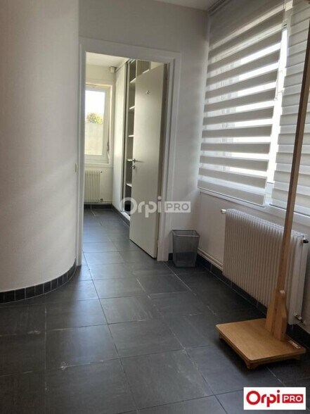 Bureau dans Tourcoing à louer - Photo du bâtiment - Image 2 de 10