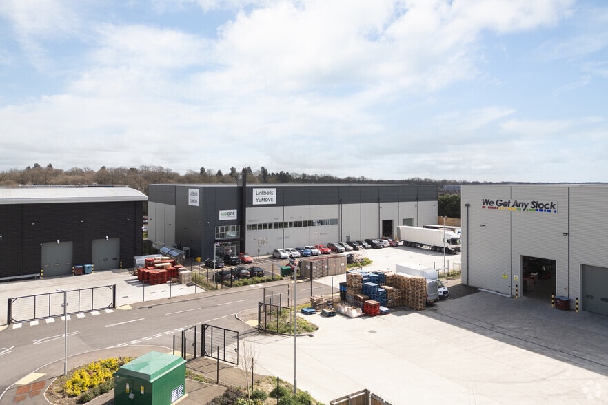 Unit 7 Butterfield Green Rd, Luton for lease - Primary Photo - Image 1 of 4
