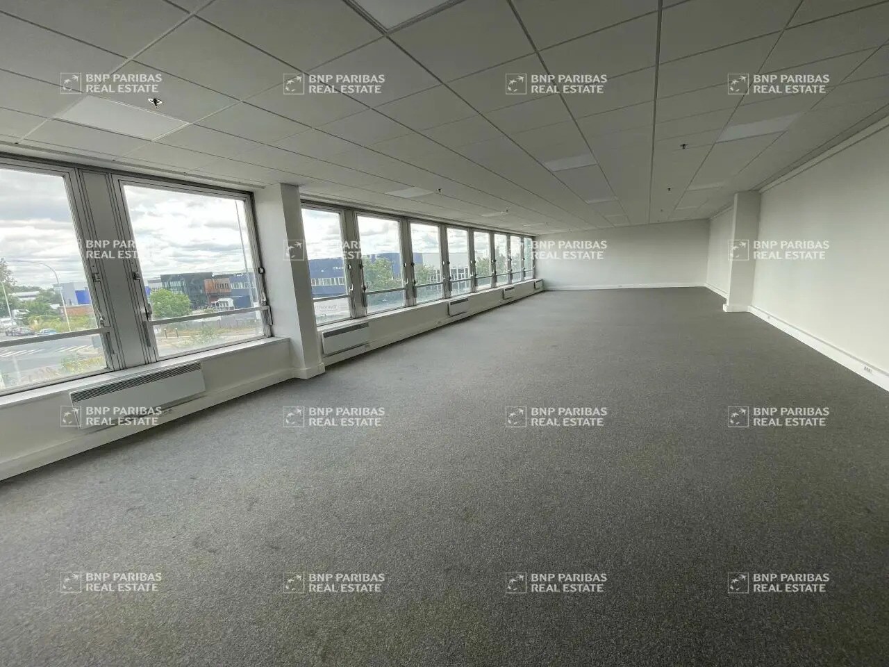 Office in Orly for lease Interior Photo- Image 1 of 2