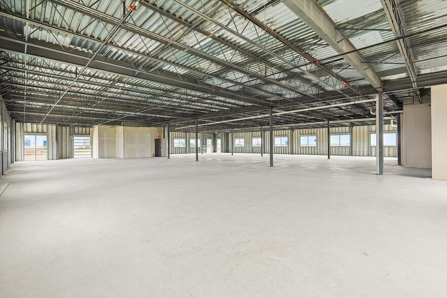 5740 State Highway 121, Plano, TX à vendre - Photo intérieure - Image 3 de 18