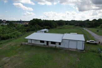 Plus de détails pour 811 E Industry Rd, Henryetta, OK - Industriel à vendre