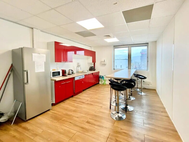 Office in Asnières-sur-Seine for sale - Building Photo - Image 3 of 7