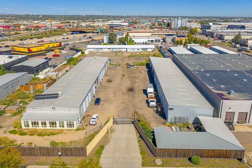 300 E 57th Ave portefeuille de 4 propriétés à vendre sur LoopNet.ca - Photo du bâtiment - Image 2 de 7