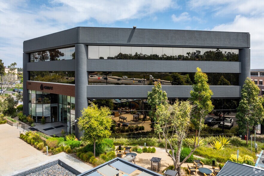 12626 High Bluff Dr, San Diego, CA à louer - Photo du bâtiment - Image 1 de 22