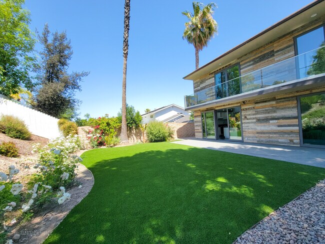 More details for 7501 Linley Ln, Canoga Park, CA - Specialty for Sale