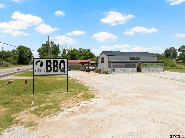 908 W Broadway St, Winnsboro, TX à vendre - Photo du bâtiment - Image 2 de 29