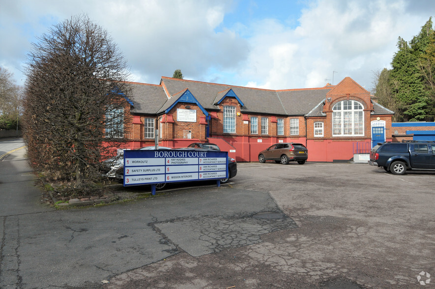 Grammar School Ln, Halesowen à louer - Photo du bâtiment - Image 2 de 9