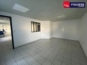 Flex in Marignane for sale Interior Photo- Image 1 of 3