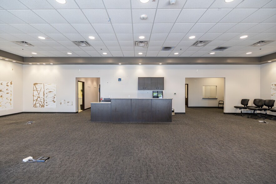 2251 Pine Ridge Rd, Naples, FL à louer - Numérisation 3D de Matterport - Image 2 de 17