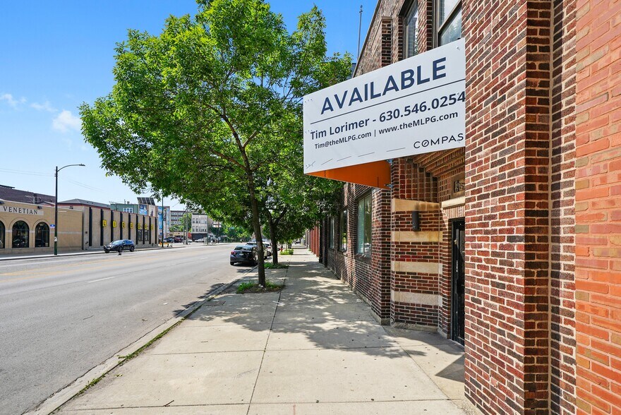 526 N Western Ave, Chicago, IL à vendre - Photo du bâtiment - Image 3 de 73