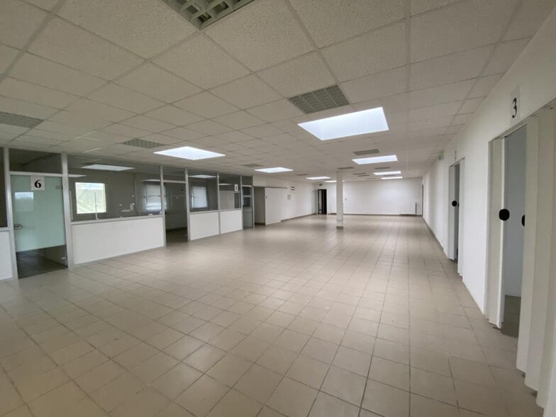 Office in Brou for sale - Interior Photo - Image 2 of 19
