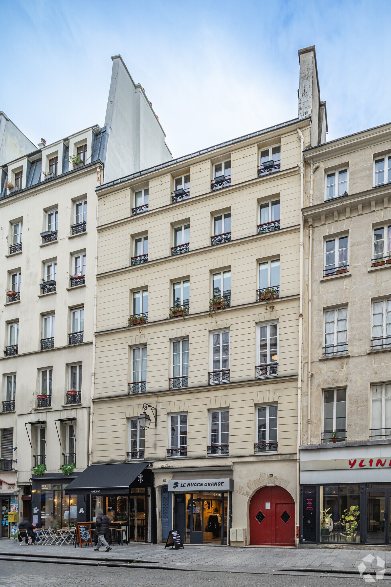 146 Rue Saint-Denis, Paris for lease Primary Photo- Image 1 of 12