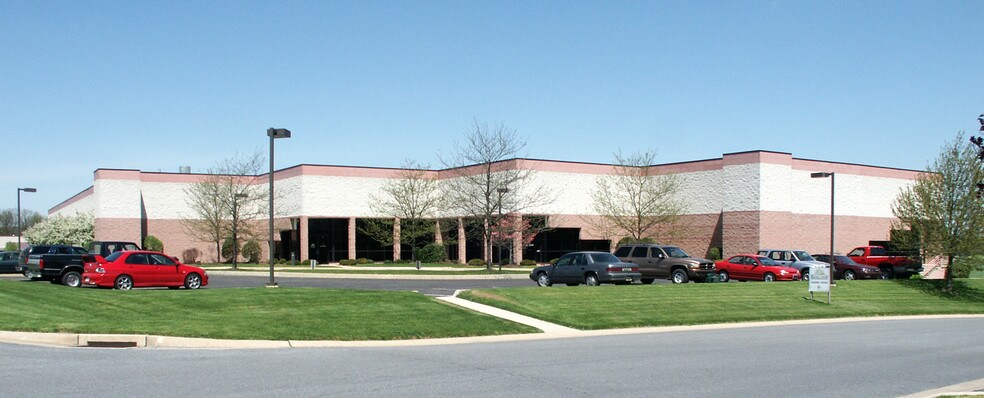 555 Fox Chase, Coatesville, PA for lease - Building Photo - Image 2 of 6