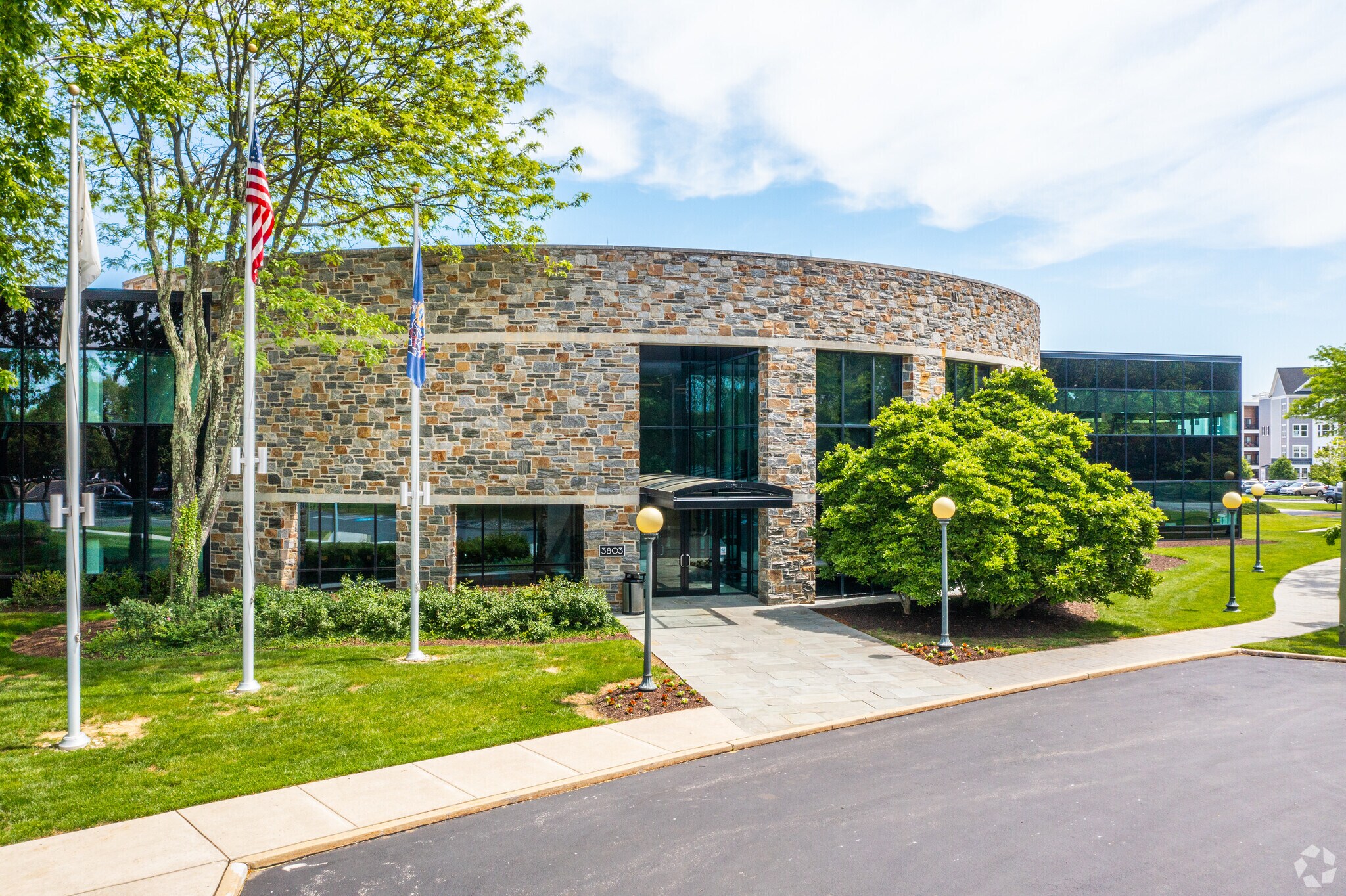 3803 West Chester Pike, Newtown Square, PA à louer Photo du bâtiment- Image 1 de 11