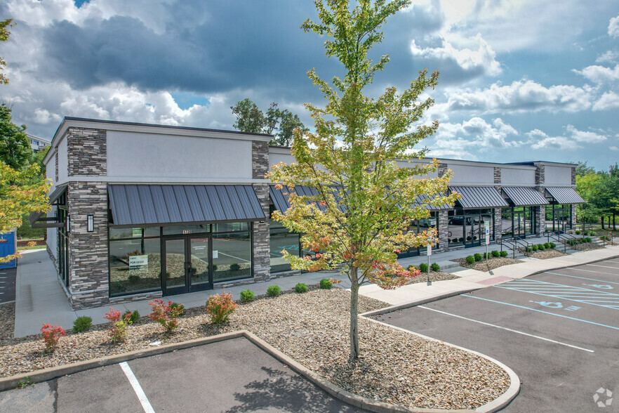 1720 Route 228, Cranberry Township, PA for lease - Building Photo - Image 1 of 3