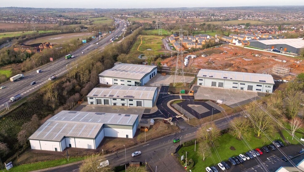 Longford Rd, Exhall à louer - Photo du bâtiment - Image 1 de 21