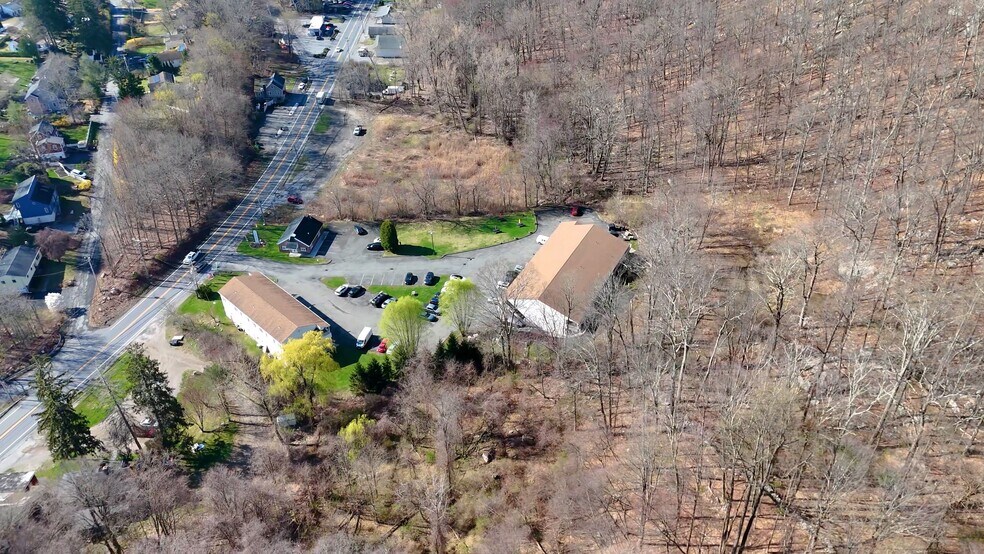 529-533 Route 52, Carmel, NY à vendre - Vidéo sur l’inscription commerciale - Image 2 de 45