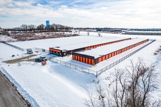 Plus de détails pour 2851 Business Pl SE, Massillon, OH - Spécialité à vendre