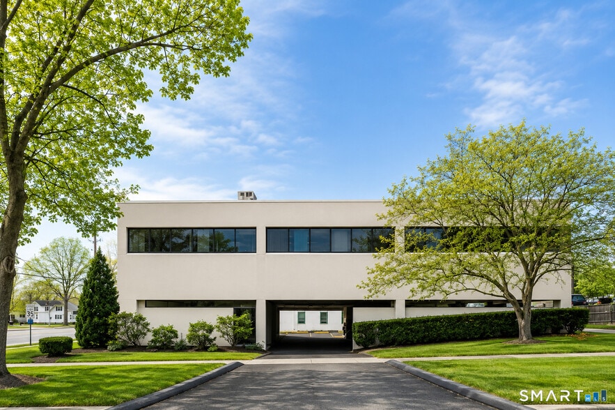 239 Silas Deane Hwy, Wethersfield, CT for lease - Building Photo - Image 3 of 4