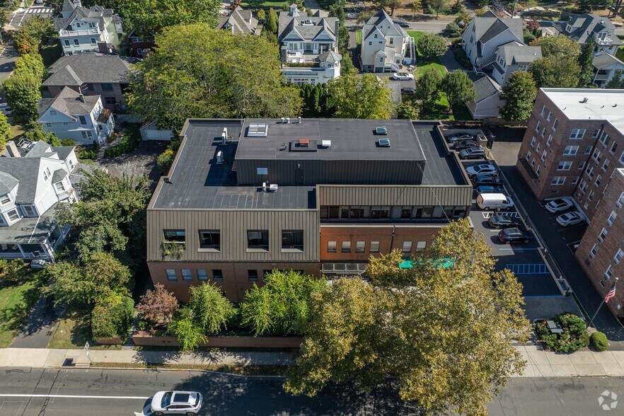 165 Mason St, Greenwich, CT à louer - Photo du bâtiment - Image 2 de 5