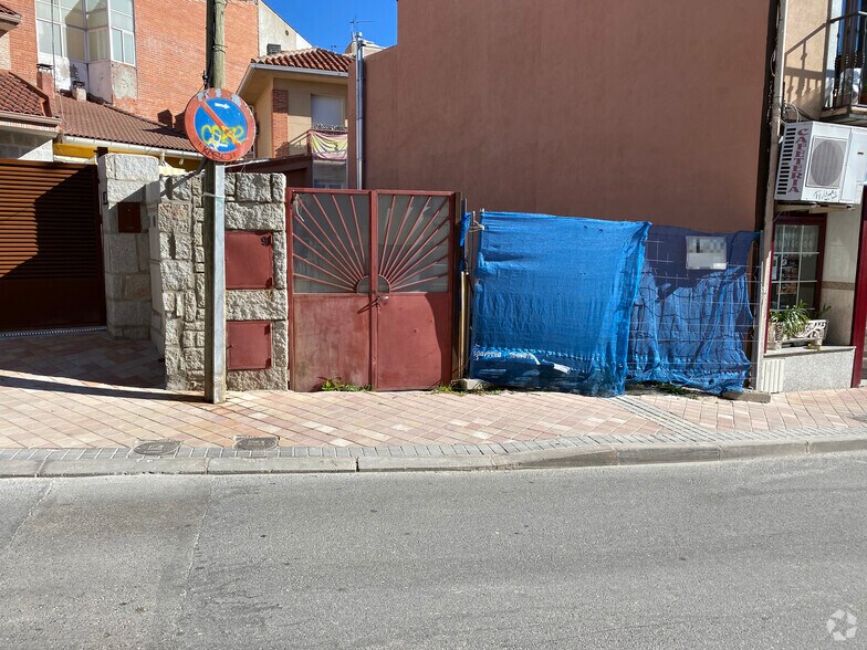 Calle Hondorrio, 9, Colmenar Viejo, Madrid à vendre - Photo du bâtiment - Image 2 de 2