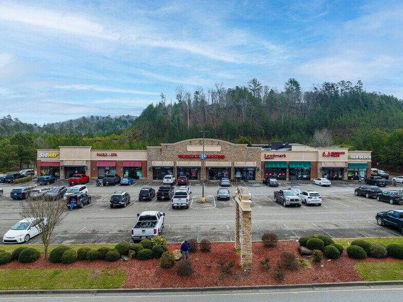 500 Highland Xing, East Ellijay, GA à louer - Photo du bâtiment - Image 3 de 4