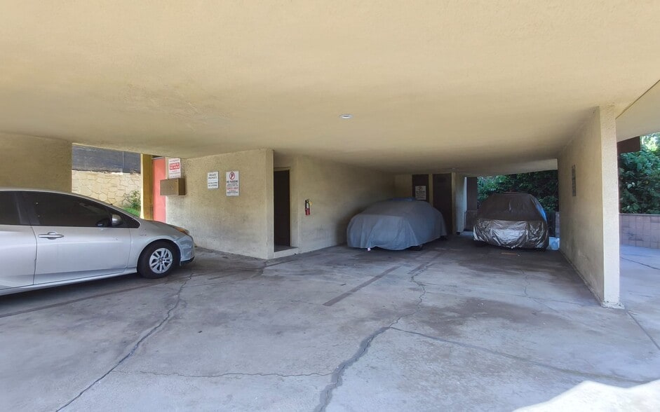1491 Stadium Way, Los Angeles, CA à vendre - Photo du bâtiment - Image 2 de 11