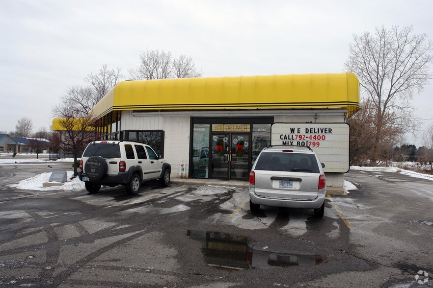 15961 15 Mile Rd, Clinton Township, MI for lease - Building Photo - Image 3 of 4