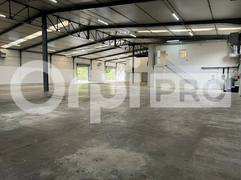 Bureau dans Morangis à louer - Photo du bâtiment - Image 3 de 12