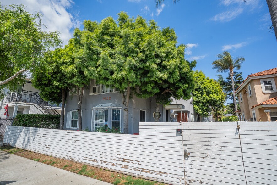 1952 Pine Ave, Long Beach, CA à vendre - Photo du bâtiment - Image 3 de 12