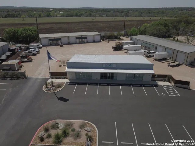 8603 US Highway 281 N, Spring Branch, TX à vendre - Photo du bâtiment - Image 2 de 46